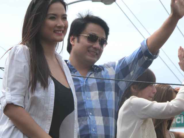 I think Sen. Bong Revilla is already in his 50's right? But he still looks so young. :)