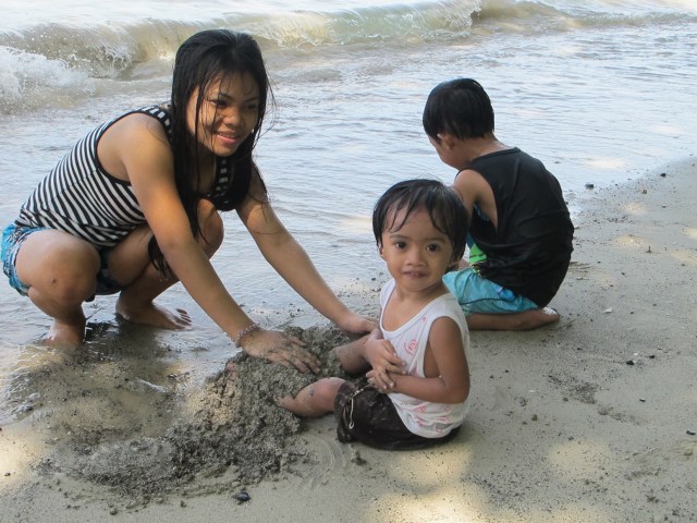 Wemce and Marco with beautiful Kim. :)